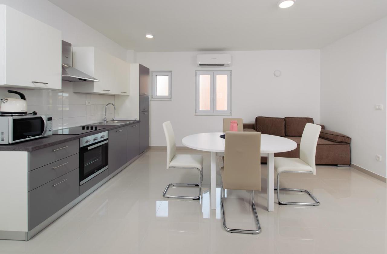 بودْسْتغانا Nera Lux Apartment المظهر الخارجي الصورة